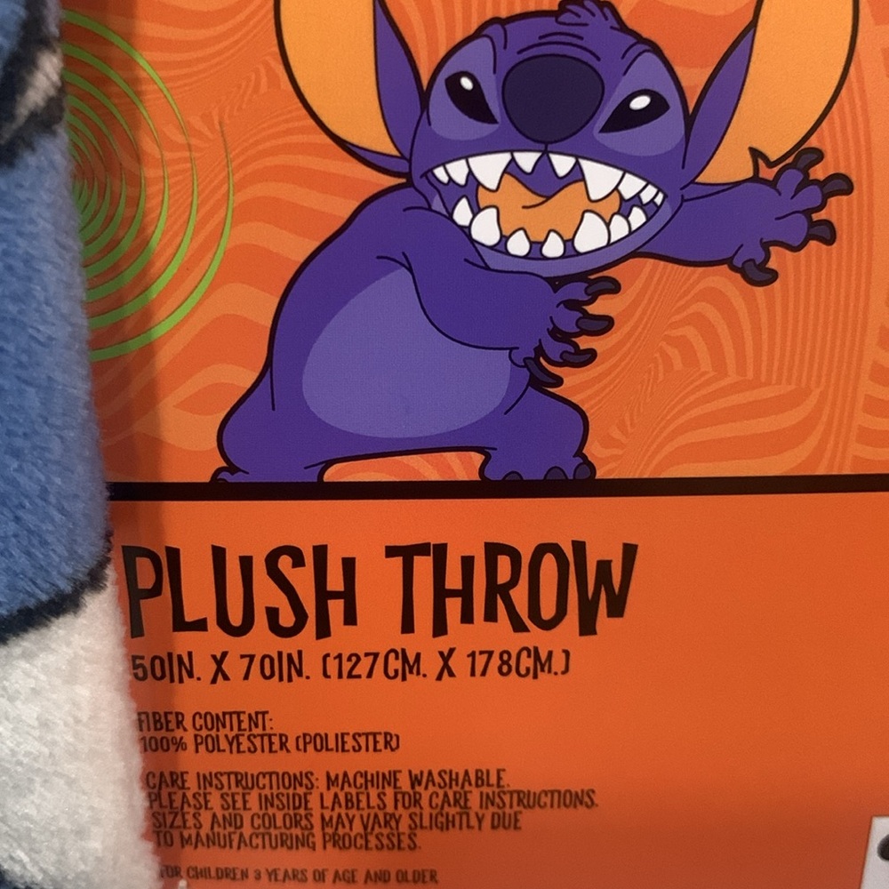 New Disney's Halloween Stitch With Pumpkins Plush 50 x 70 Throw Blanket With Tag - Picture 6 of 6